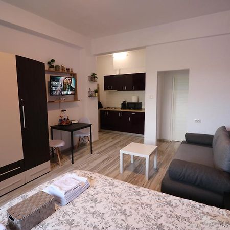 דירות בוקרשט Charming Cozy Studio - Old Town - Free Minibar מראה חיצוני תמונה