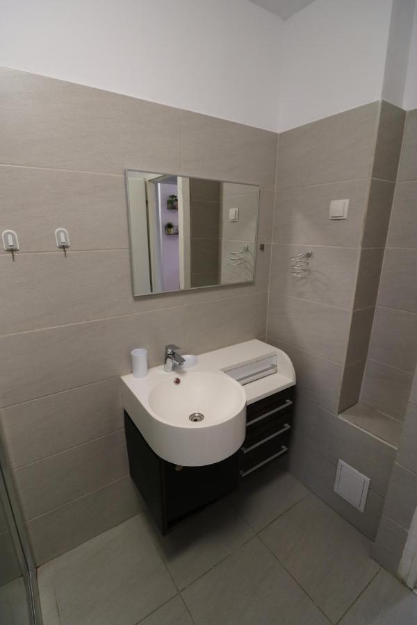 דירות בוקרשט Charming Cozy Studio - Old Town - Free Minibar מראה חיצוני תמונה